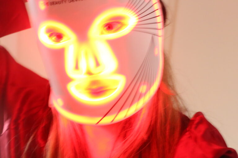 Currentbody LED Light therapy mask